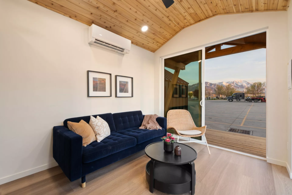 The Sledhaus 200's living room is open and light-filled
