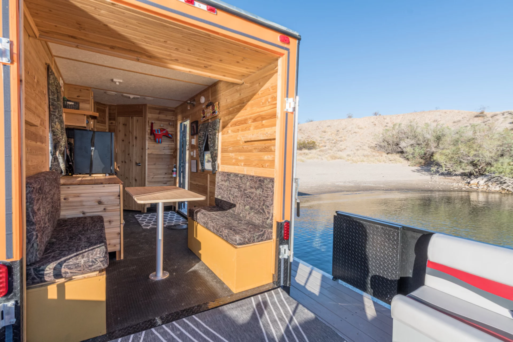 The Heidi-Ho opens up to the outside to make it easier to fish