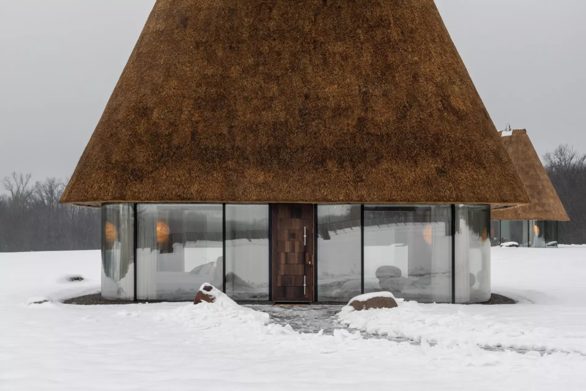 Guesthouse under the Reed Roof is a tiny glass house that doesn't leave much to the imagination